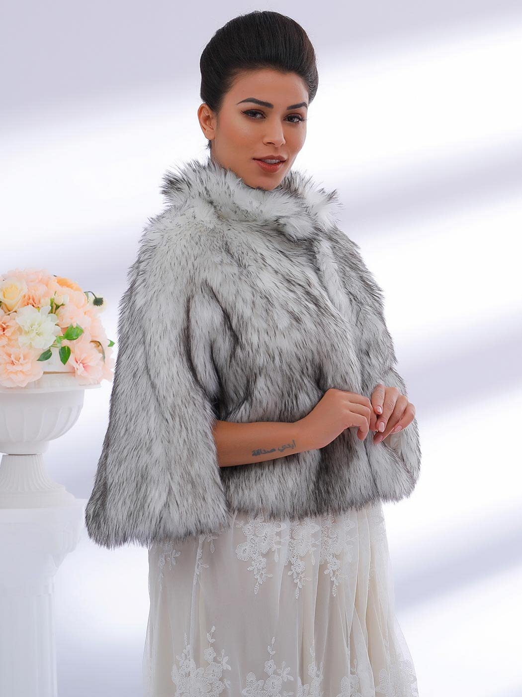 GORAIS Women's Faux Fur Cape and Wraps Bridal Fur Stole Wedding Shawls with Brooch for Bride and Bridesmaids - Image 4