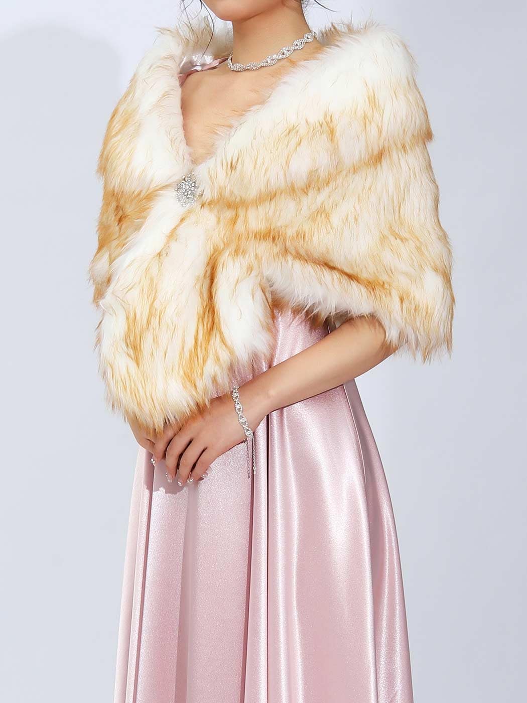 GORAIS Women's Wedding Faux Fur Shawls and Wraps Bridal Fur Scarf Stoles with Brooch for Bride and Bridesmaids - Image 5